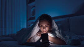 screen_face_shutterstock_2109469025
